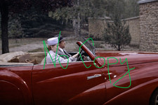 DELAHAYE CABRIOLET AND COUPLE CIRCA 1948 ........... PHOTO (20x30 CM)