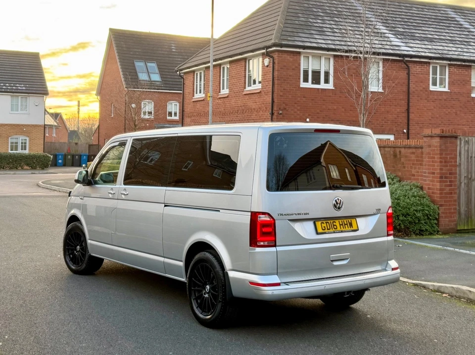 2016 Volkswagen Transporter Shuttle 2.0 TDI DSG Auto 9 Seats - Image 4 of 4