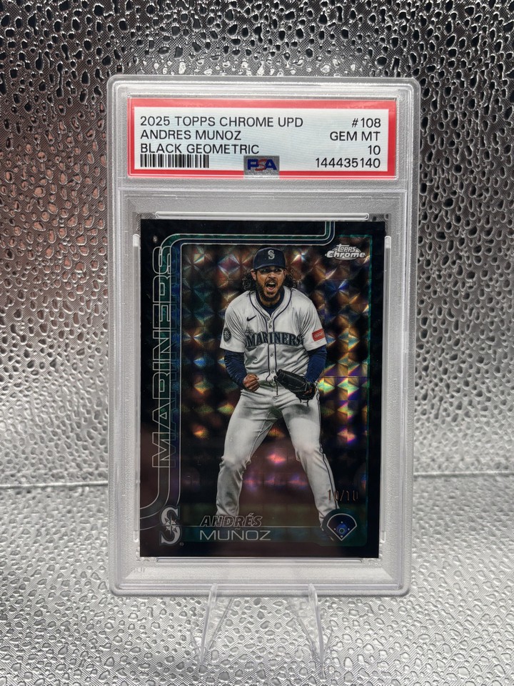 2025 Topps Chrome Update Series Andres Munoz BlackGeometric Refractor /10 PSA 10
