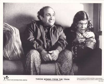 Pressefoto Film Mama aus dem Zug werfen Danny Devito Anne Ramsey 1987
