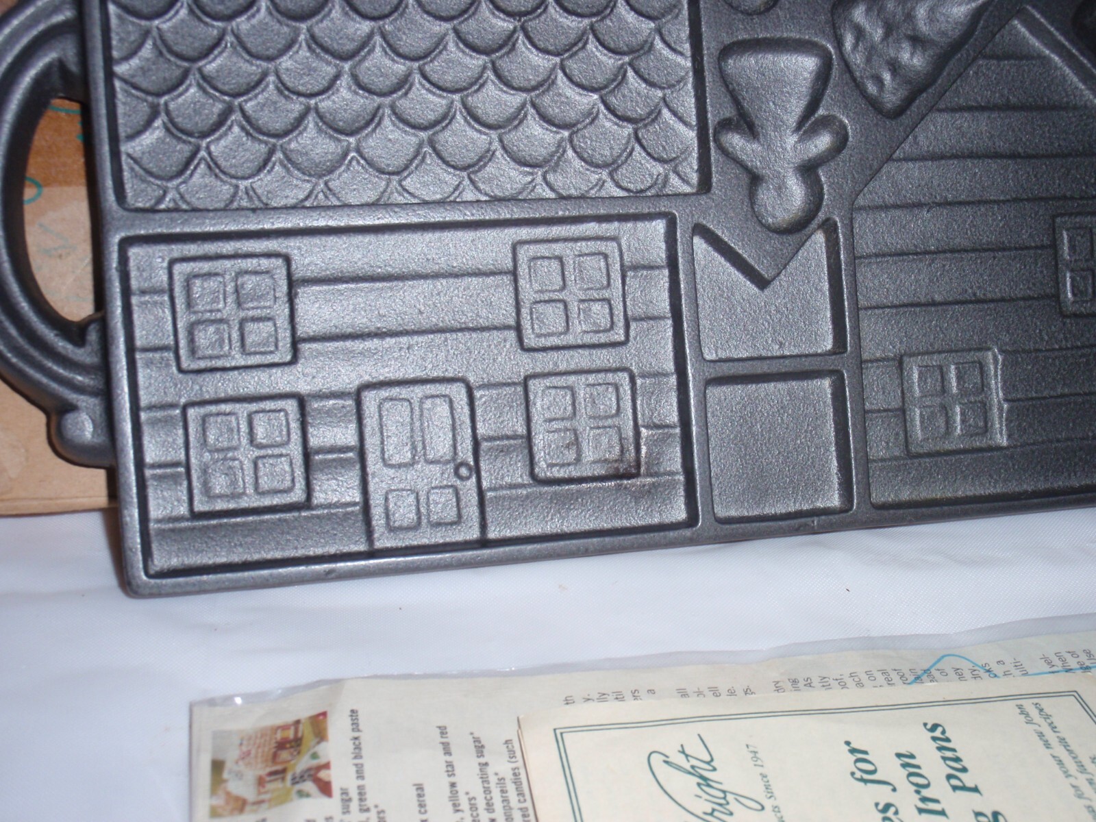 Vtg John Wright Cast Iron Gingerbread House Mold 1985 w/Orig Box