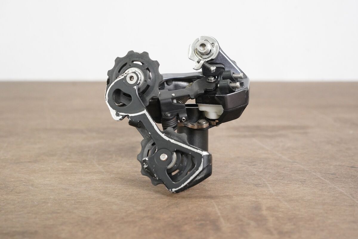 Shimano Ultegra 6870 Di2 11 Speed Electronic Rim Brake Shimano Ultegra 6870 Di2 11 Speed Electronic Rim Brake