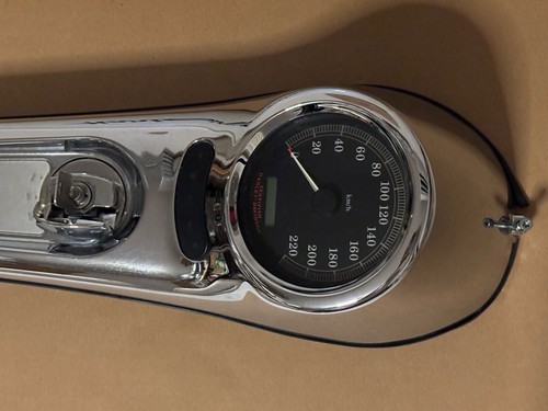 Harley Davidson Genuine Gas fuel tank 2005 FXSTD TC88 Softail Deuce meter #3956 - Picture 4 of 18