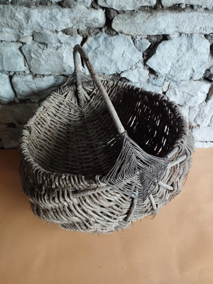 Antigua canasta de madera primitiva grande Skep. Foto 4 de 4