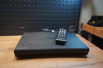 Samsung BLU-RAY DISC DVD PLAYER BD-J5700  Wireless Netflix YouTube W/ Remote