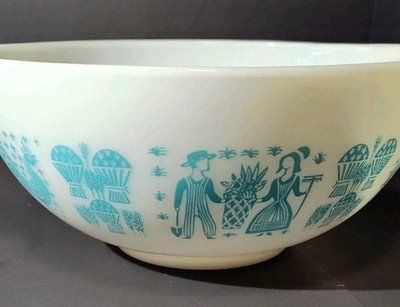 Vintage Pyrex Amish Butterprint Cinderella Mixing Bowl Turquoise White 2.5 Quart