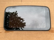 96-00 Honda Civic 2 Dr Coupe Ex Sunroof Sun Moon Roof Window Sliding Glass Oem 96-00 Honda Civic 2 Dr Coupe Ex Sunroof Sun Moon Roof Window Sliding Glass Oem