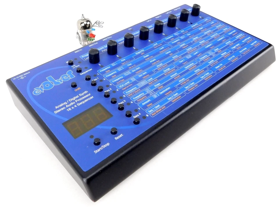 DSI Evolver Dave Smith Synthesizer Desktop USA + Top Zustand + 1.5J Garantie