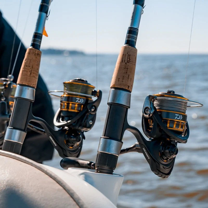 Carretes de pesca giratorios Daiwa BG serie negra y dorada | ENVÍO GRATUITO EN 2 DÍAS Foto 3 de 4