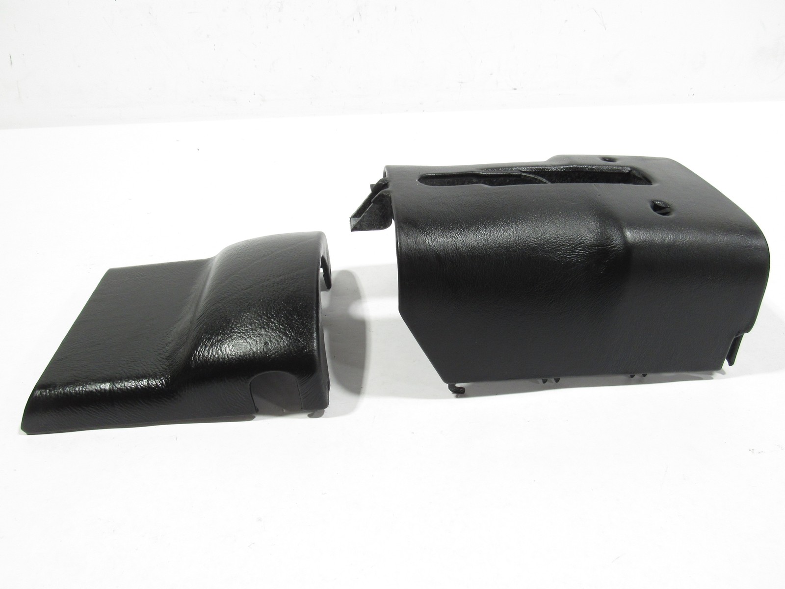 Aston Martin Vanquish 2014-2018 Steering column trim panel