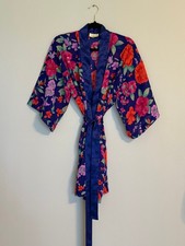 VTG. VICTORIA'S SECRET SHEER ROBE ONE SIZE FLORAL 90'S GOLD LABEL KIMONO SLEEVE