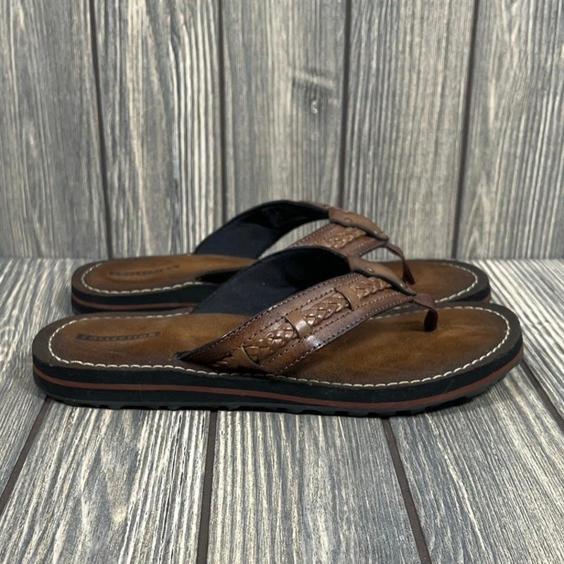 Sandali donna Clarks collezione infradito tanga ecopelle intrecciati estivi