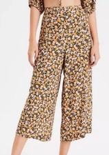 NWT Women  s American Eagle Pull On High Waist Wide Leg Crop Floral Pants 39