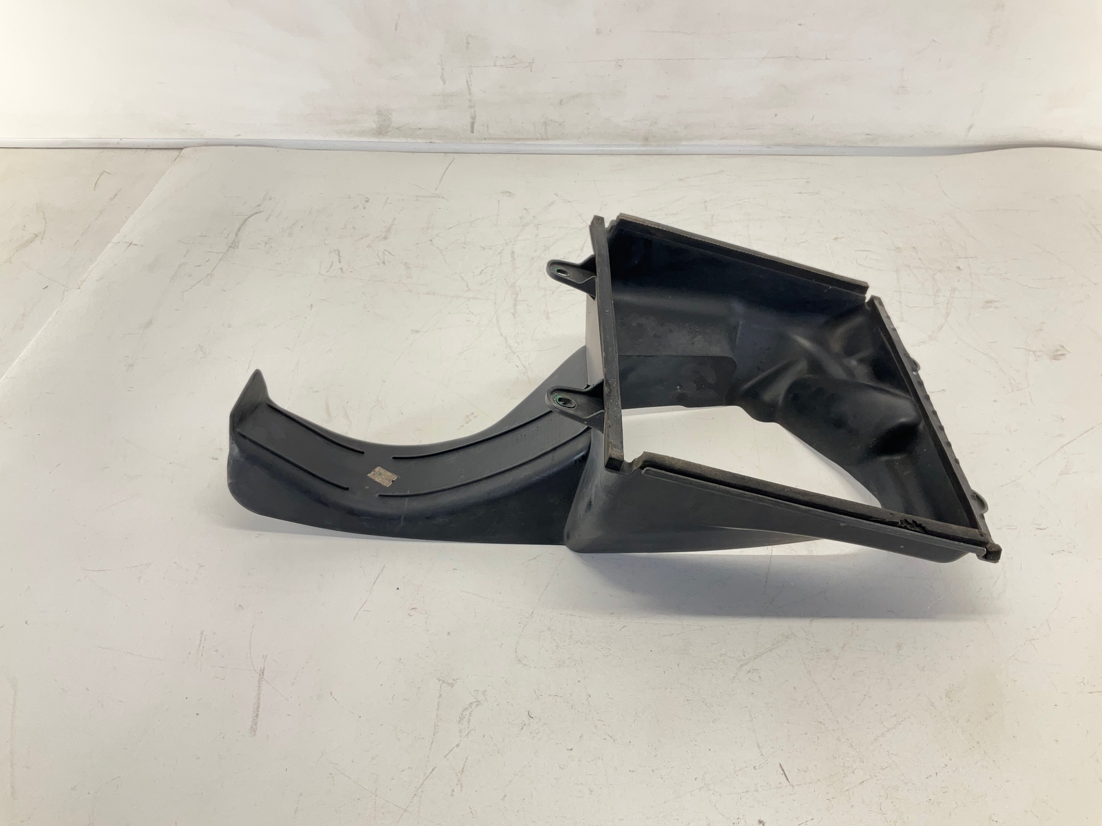 14-17 MASERATI Ghibli Front Right Intercooler Air Inlet Duct Shroud CM