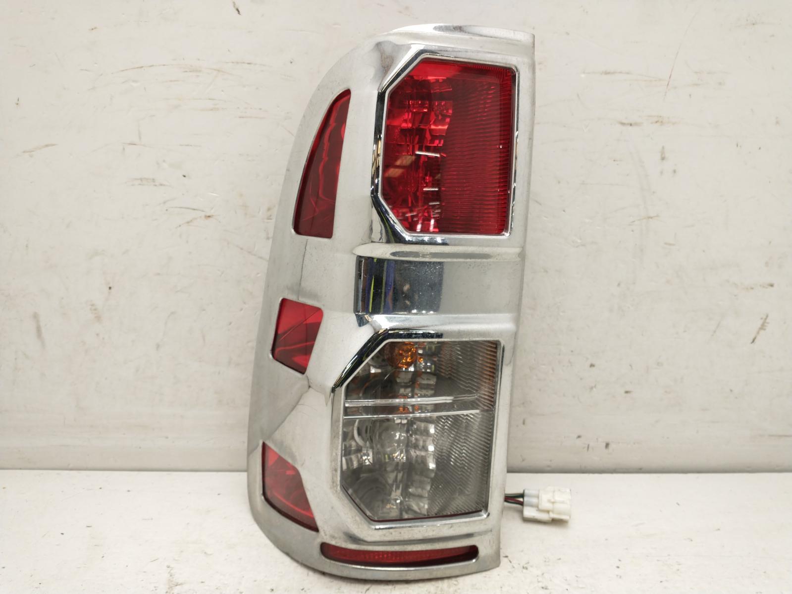 HILUX PASSENGER TAIL LIGHT LAMP  LEFT Pickup 2015 TOYOTA 2011-2015