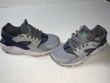 Preowned- Nike Air Hurrache Low Kids Size 6Y 654275-014
