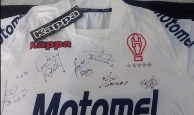 GLOBO HURACÁN ARGENTINA UNUSED SOCCER FOOTBALL SHIRT SIGNED BY PLAYERS TEAM 2009