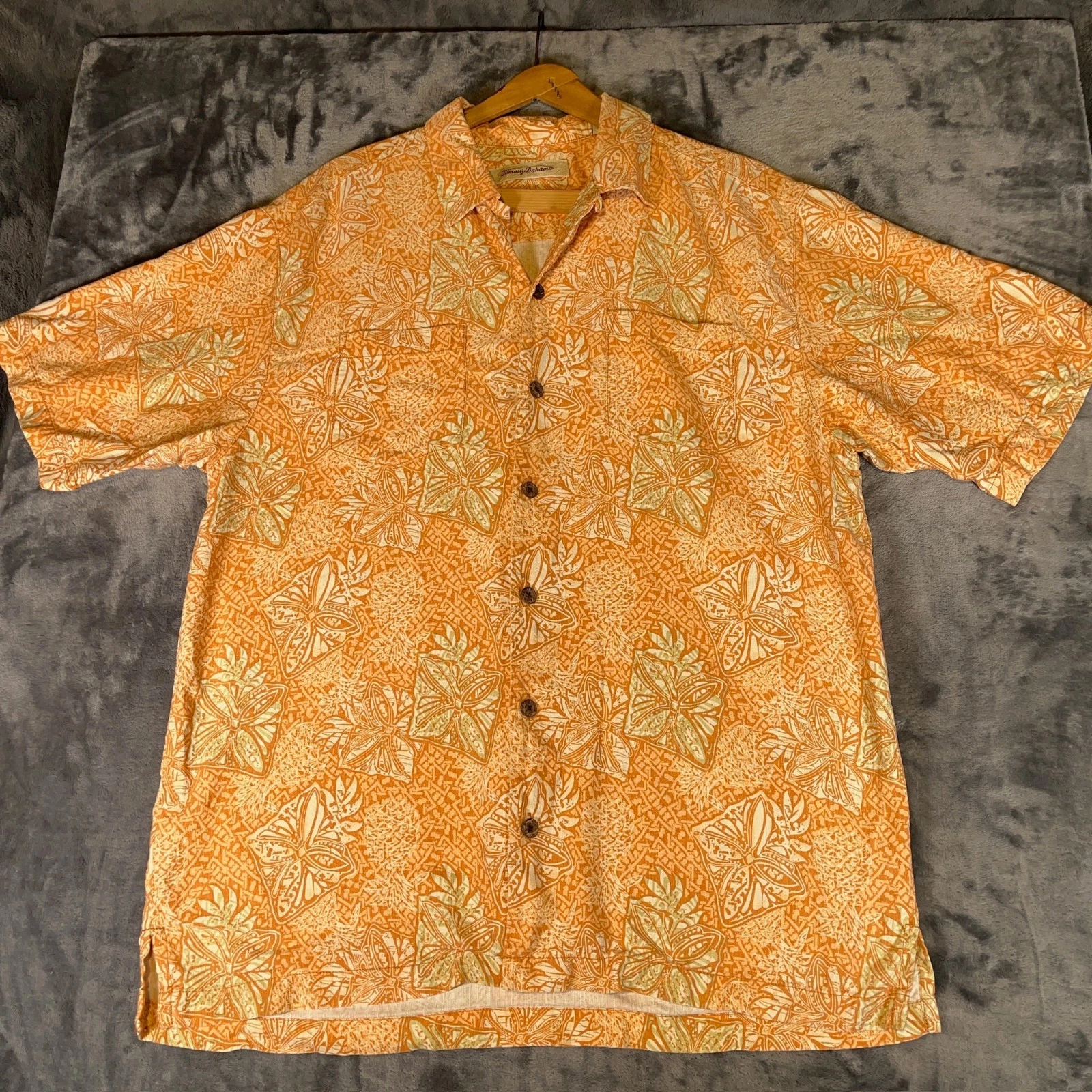 Tommy Bahama Silk Hawaiian Shirt Mens Medium Peach Floral Loop Collar Camp Aloha
