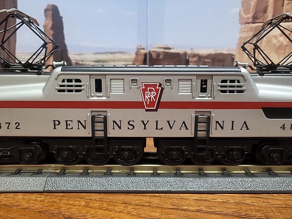 MTH O Gauge Pennsylvania GG-1 4872 Electric Locomotive MT- 5104L - Image 3 of 4