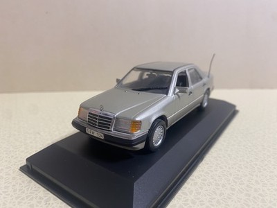 Mercedes Benz E Klasse W 124  Minichamps 1:43