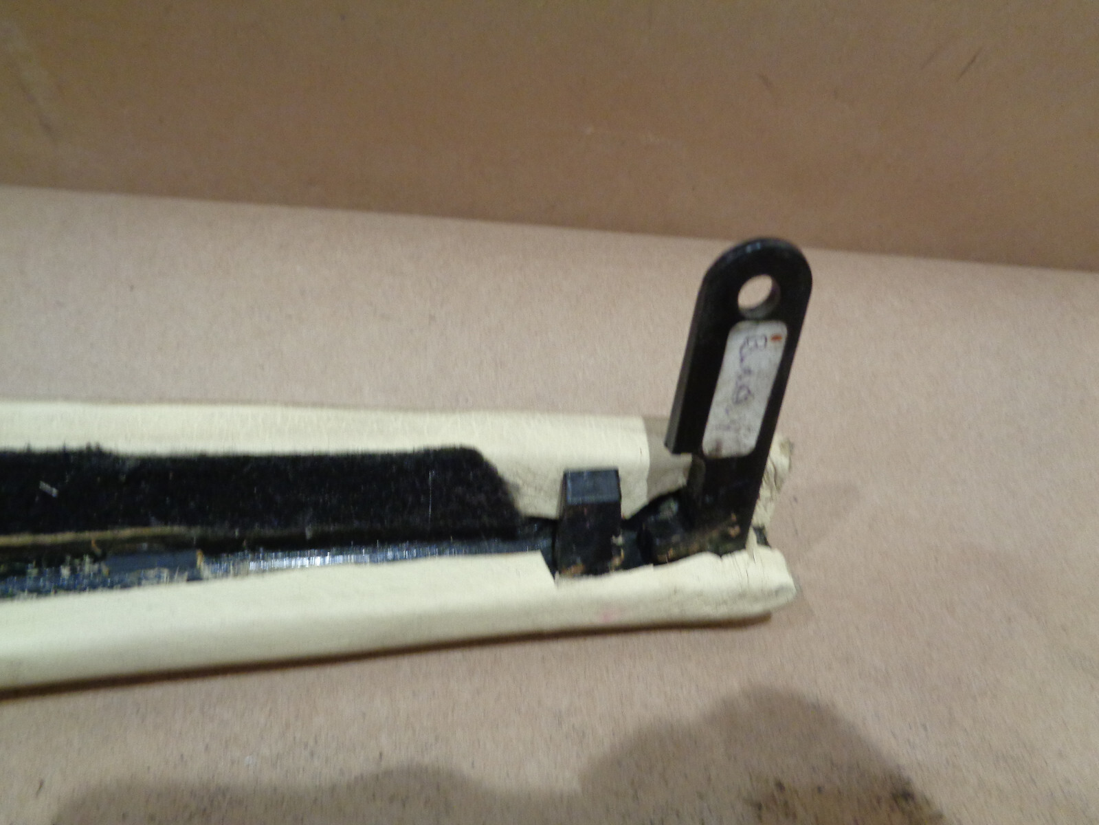 Maserati Quattroporte - LH Front Interior Door Arm Rest Cream - P/N 66938900