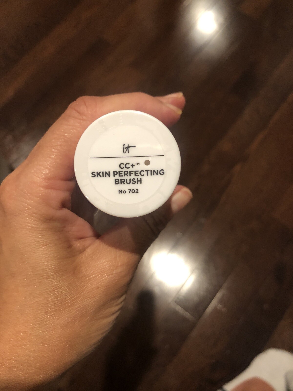 It Cosmetics Heavenly Skin CC+ Skin Perfecting Brush No.702 eBay