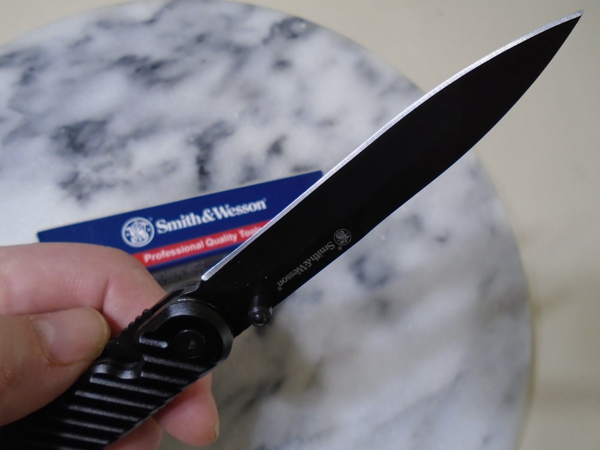 Smith & Wesson Executive Folding Dagger Pocket Knife Black