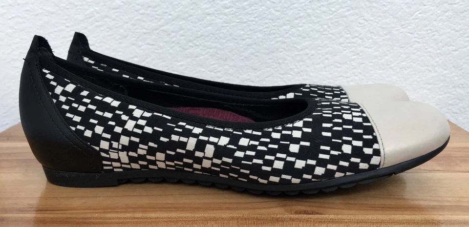 Zapatos planos de ballet Munro Henlee negros y crema a cuadros puntera para mujer talla 8,5 Foto 3 de 4