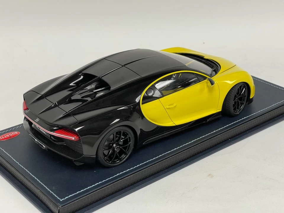 1/18 AutoArt Bugatti Chiron en Varita Amarilla Negro Base de Cuero Personalizada 70994 Foto 3 de 4