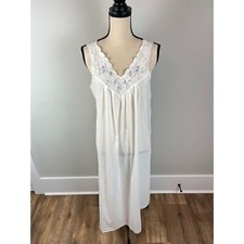 Vtg Sara Beth Embroidered Floral White Maxi Nightgown Cottagecore lace Size M
