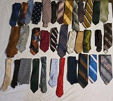 Vintage Lot Of 35 1950 1960 1970 Men  s Neckties Skinny Fat Few Silk Ties Suit