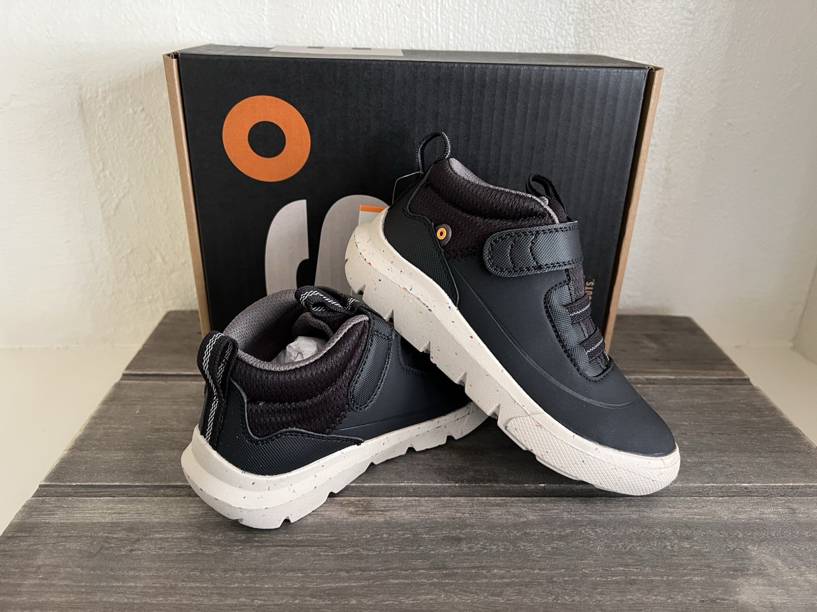 Kids Bogs Skyline Mid Size 11 US; 10 UK - NIB