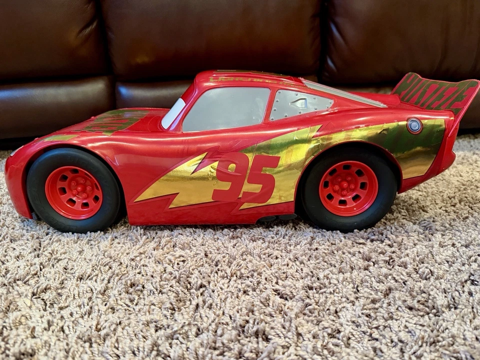 Disney Pixar Cars Lightning McQueen Rusteze Mattel - Coche de carreras grande de 20 pulgadas 2016 Foto 3 de 4