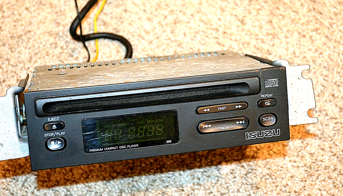 ISUZU Bluetooth ヘッドユニット 　CD無し ISUZU Bluetooth ヘッドユニット CD無し Isuzu Radio AM/FM, CD, MP3