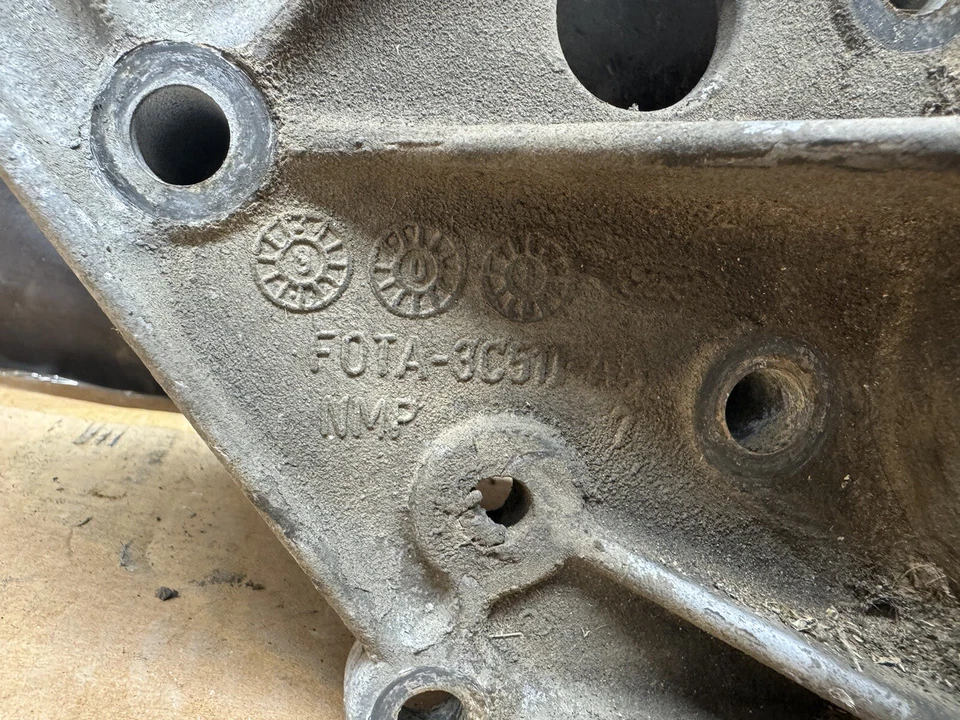 Ford F-150 1990-93 351 W 302 F-250 F-350 dirección asistida/soporte de CA F0TA-3C511-AA Foto 3 de 4