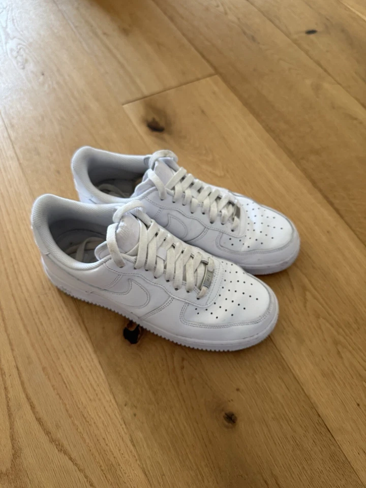 Size UK 8 - Nike Air Force 1 Low '07 White Mens, photo 2 of 5