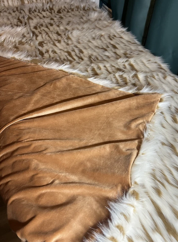 Anthropologie Fauna Imitación Piel Tiro Marrón Maíz Animal Manta Cálida Acogedora 70”-60” Foto 3 de 4