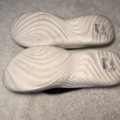 Clarks Cloudsteppers Lola Point flip flops sandals Size M Yellow
