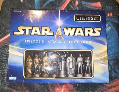 Star Wars Episode II: Attack Of The Clones Chess Set Parker Brothers *Complete*