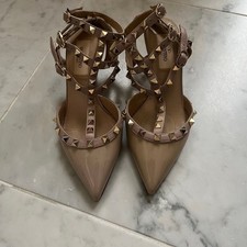 Women's Wear Valentino Valentino rock studs pumps