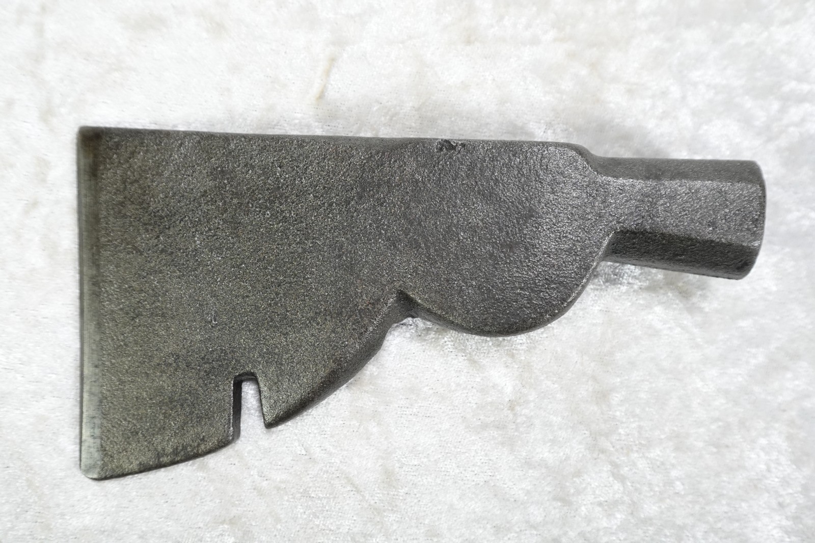 Unused Vintage Half Hatchet-Head With Nail Puller No Maker's Mark Octagonal Pole