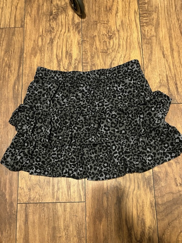 SO Brand Ruffle Tiered Leopard Print Mini Skort - Black/Grey