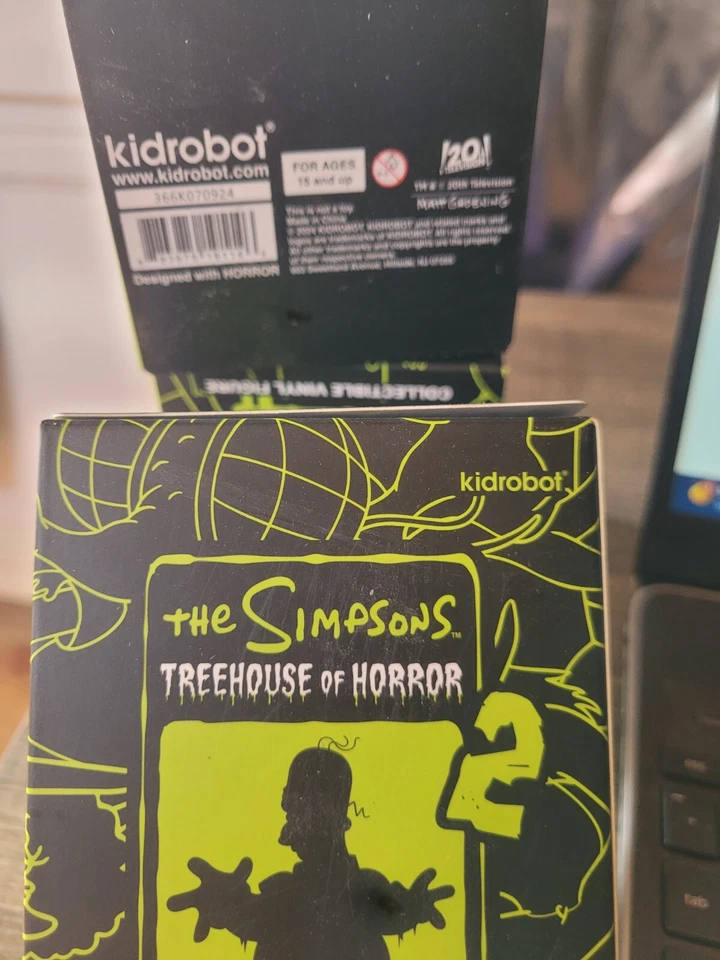 Simpsons Treehouse Of Horror2 Lote de 3 figuras de vinilo misteriosas Kidrobot nuevas en caja Foto 3 de 4