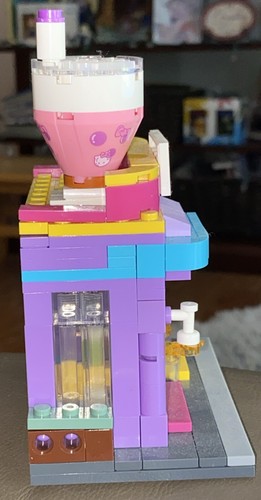 Sanrio Hello Kitty Boba Tea Shop Build Set w/ Figure - Picture 4 of 7