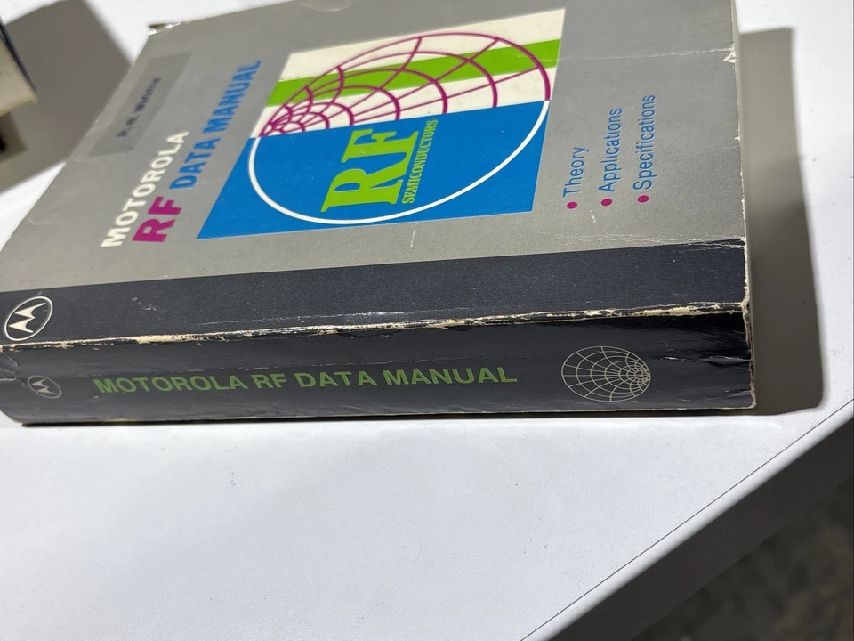 Motorola RF Semiconductors Data Manual (1980) Vintage Paperback 1st Edition - Image 2 of 4