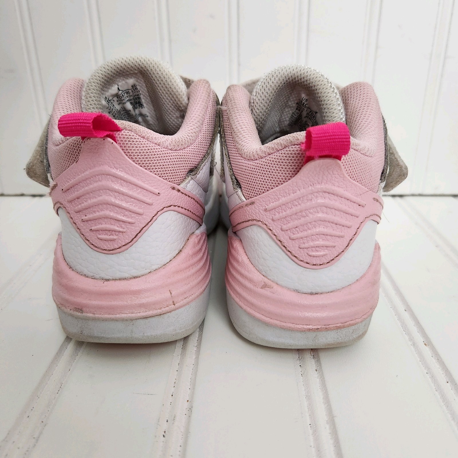 Nike Jordan Flight Girls Size 11C White/Pink Basketball Hoops Training Sneakers thumbnail 5
