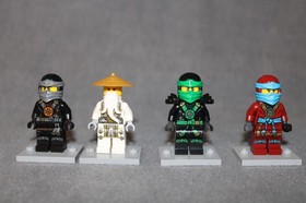 LEGO NINJAGO: Final Flight of Destiny's Bounty (70738) incomplete