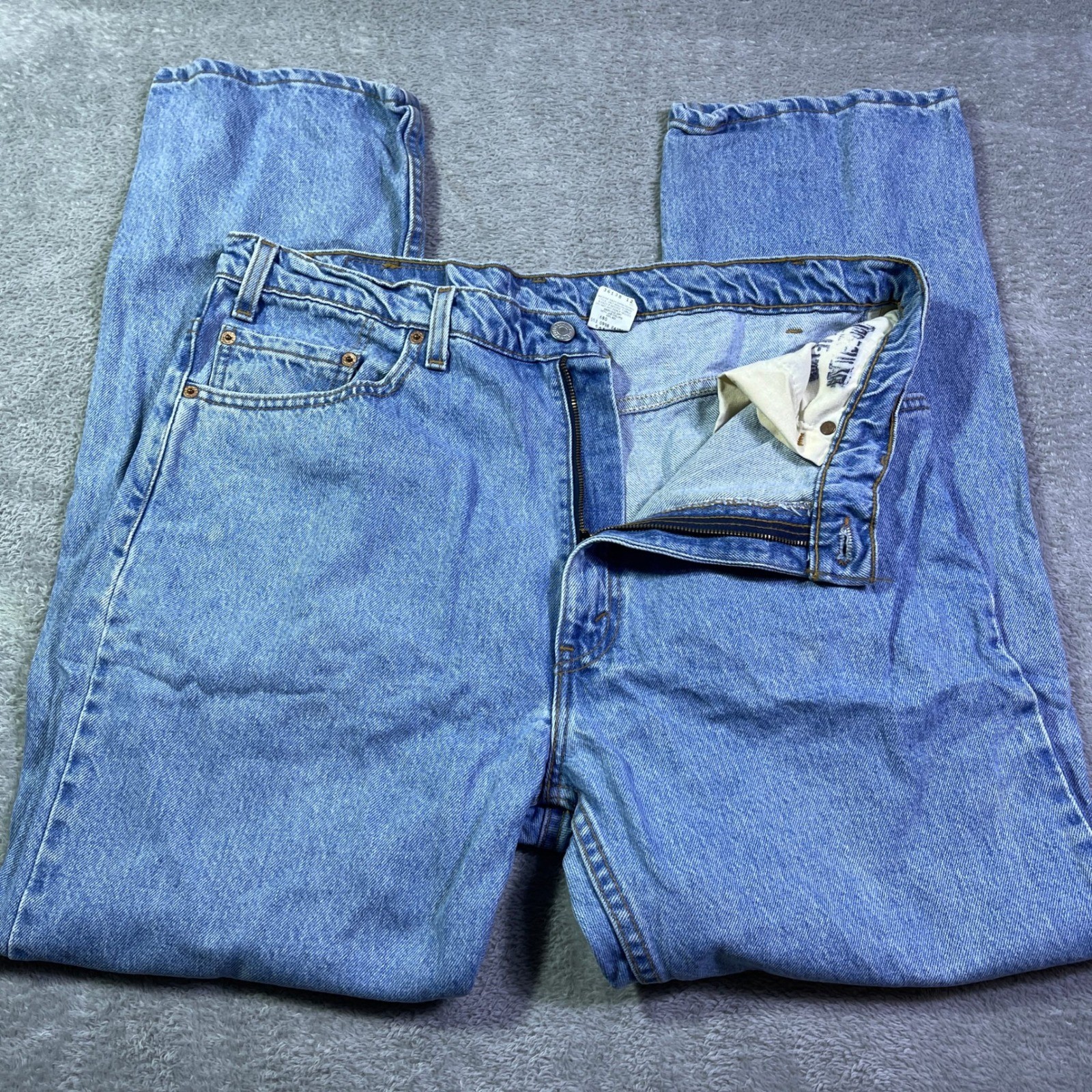 Levi's 505 Regular Fit Straight Leg Light Wash Jeans Men's W38 L30 Everyday thumbnail 2