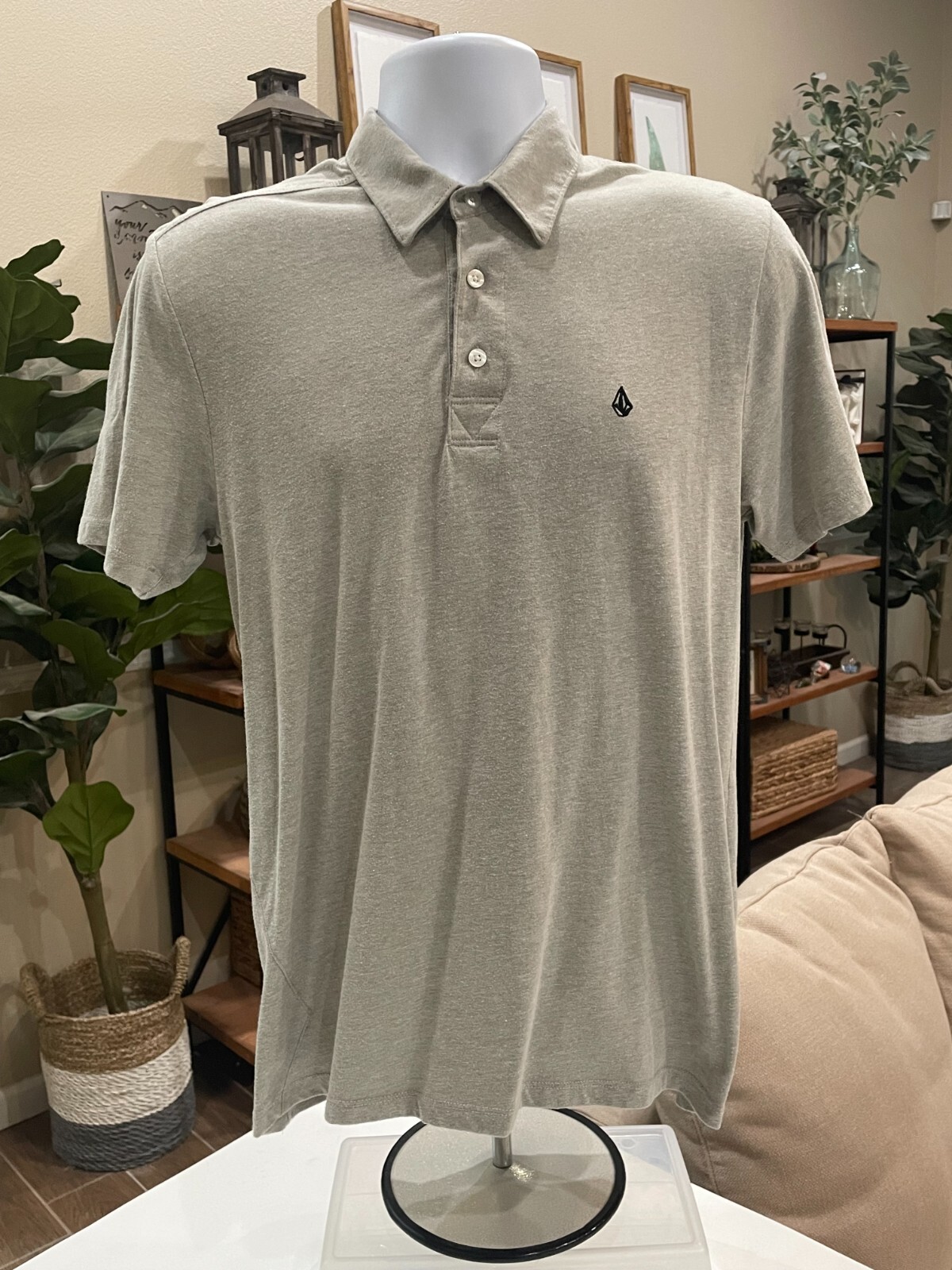 Volcom Mens Short Sleeve Gray Casual Polo Shirt Streetwear Chest Logo Size Small