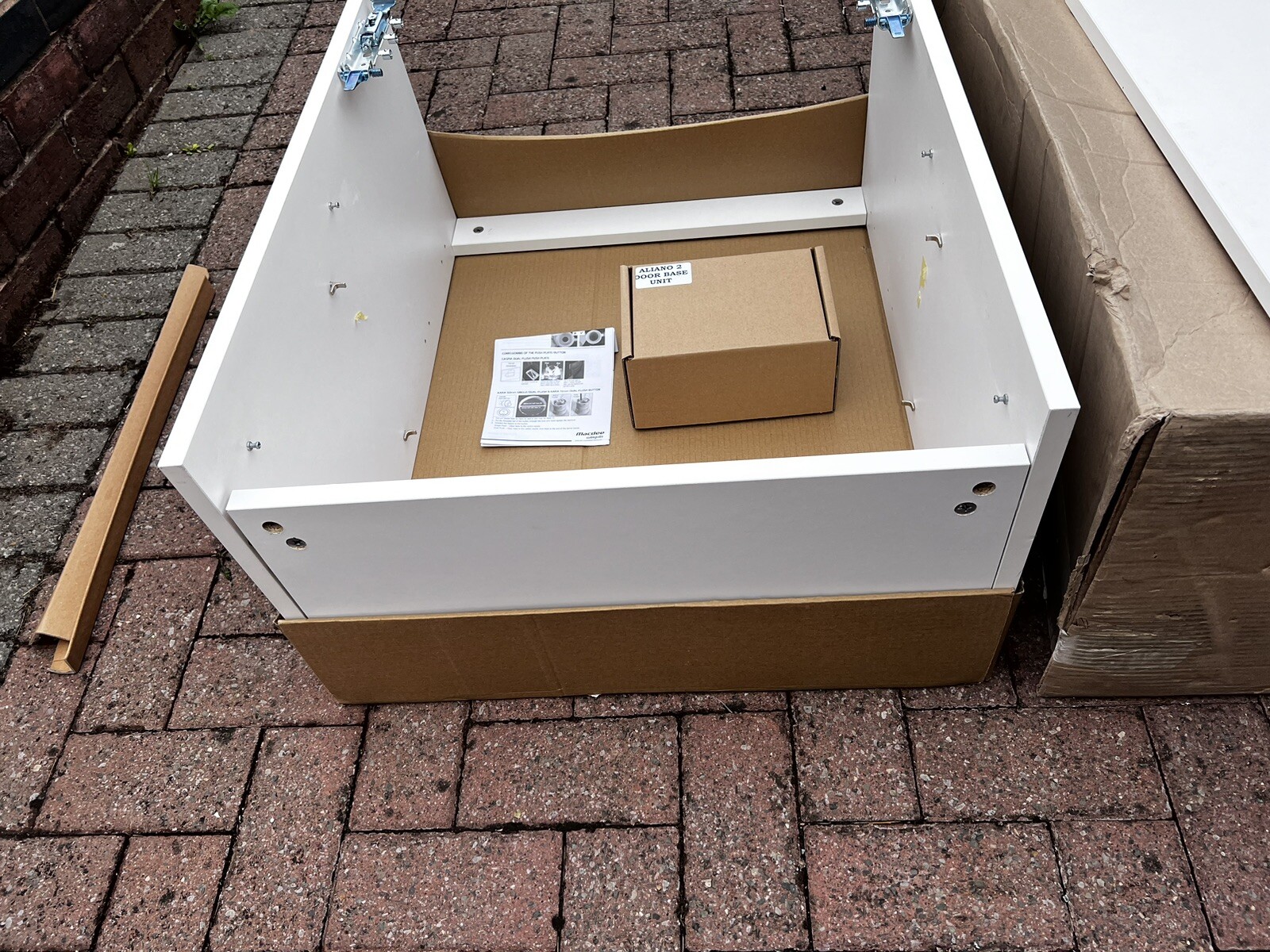 Iflo Aliano Semi-Recessed Base Unit White 600mm X 380mm 579016 RRP £217